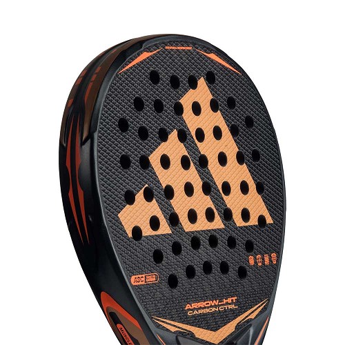 Adidas freccia colpita...